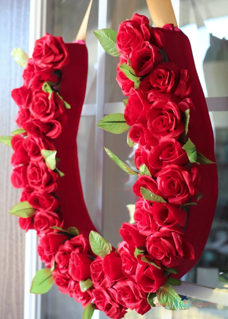 Kentucky Derby Rose Horseshoe Peel N Place Decoration